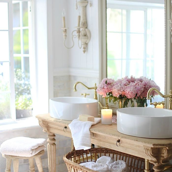 French country bathroom decor