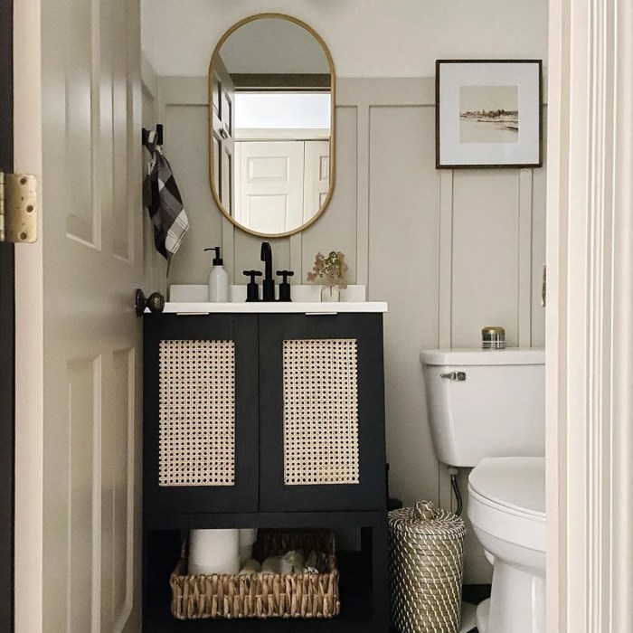 1/2 bathroom decor ideas